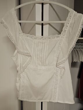 White Lace-Trim Ruffle Sleeve Top